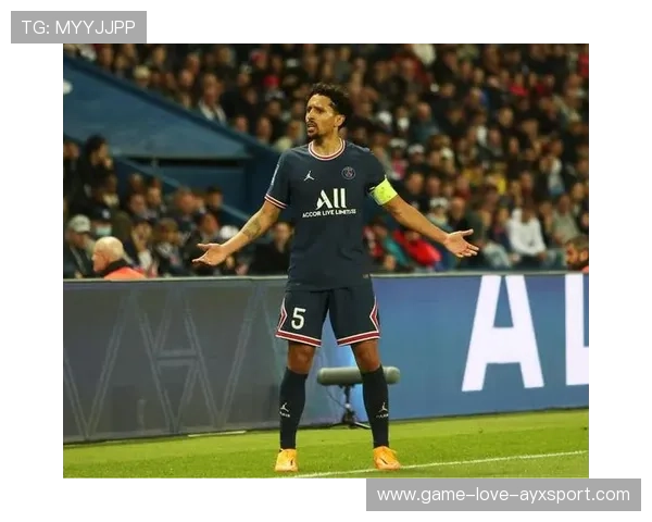 巴黎马尔基尼奥斯防守沉稳依旧，仍是后防的中流砥柱